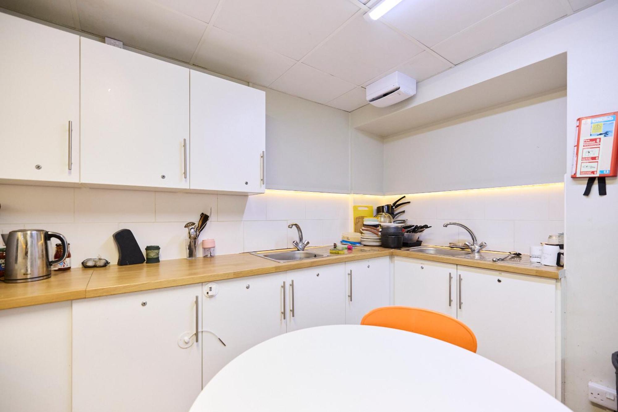 Louise House Hostel ロンドン エクステリア 写真